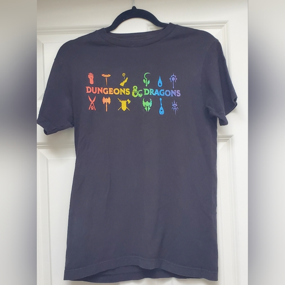 Dungeons & Dragons Unisex Tee Shirt Size Small. SOFT 100% Cotton